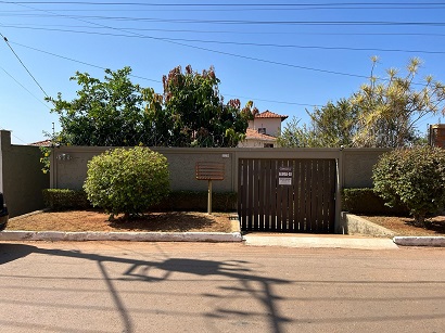 FOTO DE UMA CASA NO BAIRRO ACÁCIAS EM CAPELINHA MG.