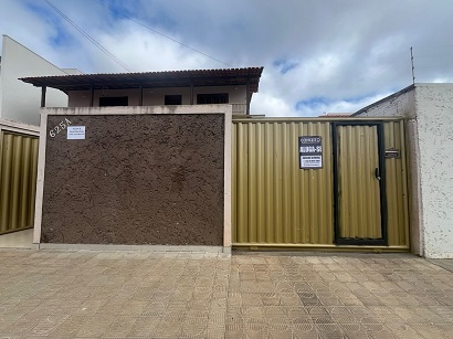 FOTO DE UMA CASA PARA LOCAÇÃO EM CAPELINHA MG.