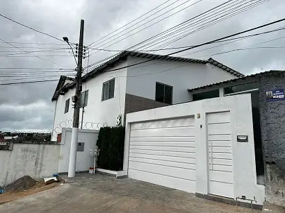 FOTO DE UM IMÓVEL À VENDA NO BAIRRO CIDADE NOVA EM CAPELINHA MG.